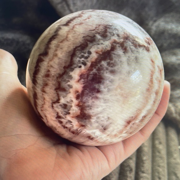 Beautiful XXL Pork Stone (Dali Jasper) Banded Calcite Sphere - Picture 2 of 10